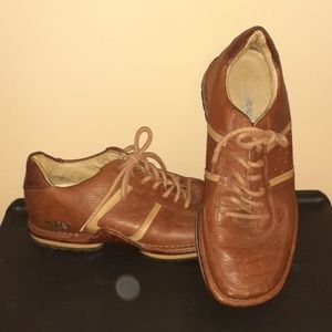 Men's 310 Motoring Brown with marble edge  size 9